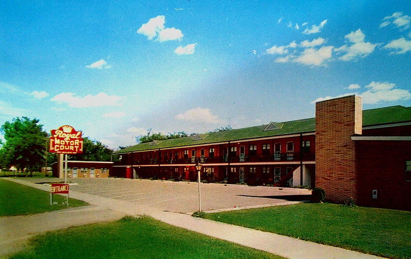 Royal Motor Inn - Old Post Card (newer photo)